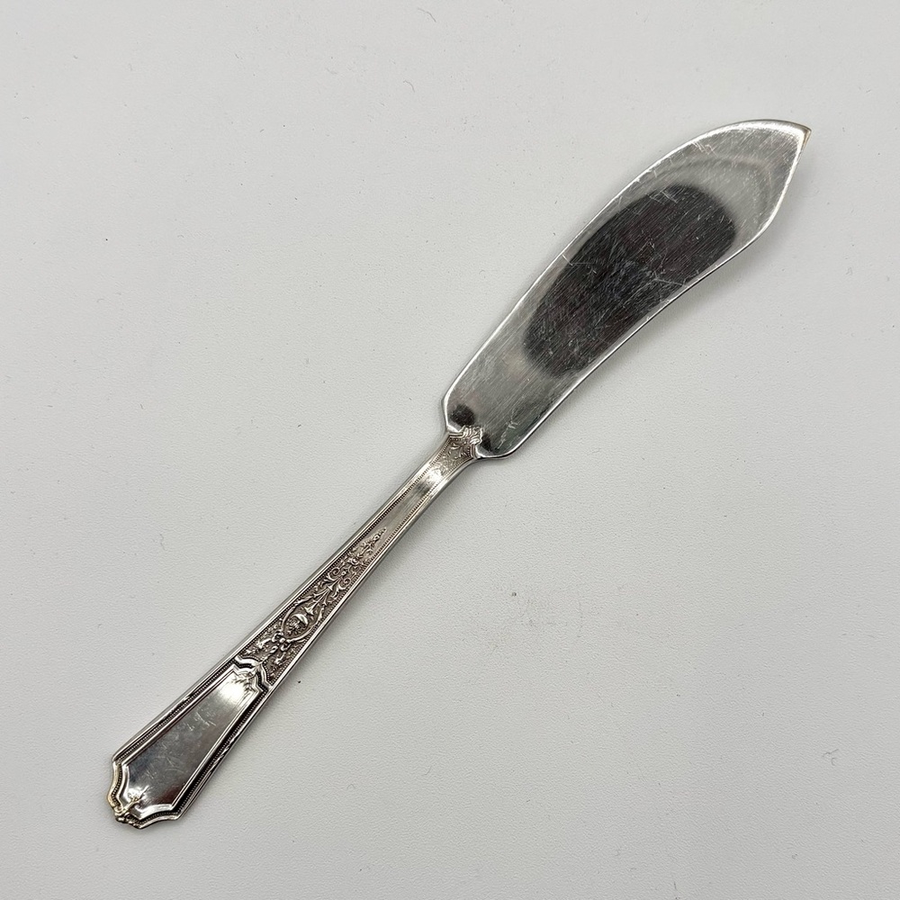 Vintage 1847 Rogers Bros Ancestral Pattern Silver Plated Butter Knive